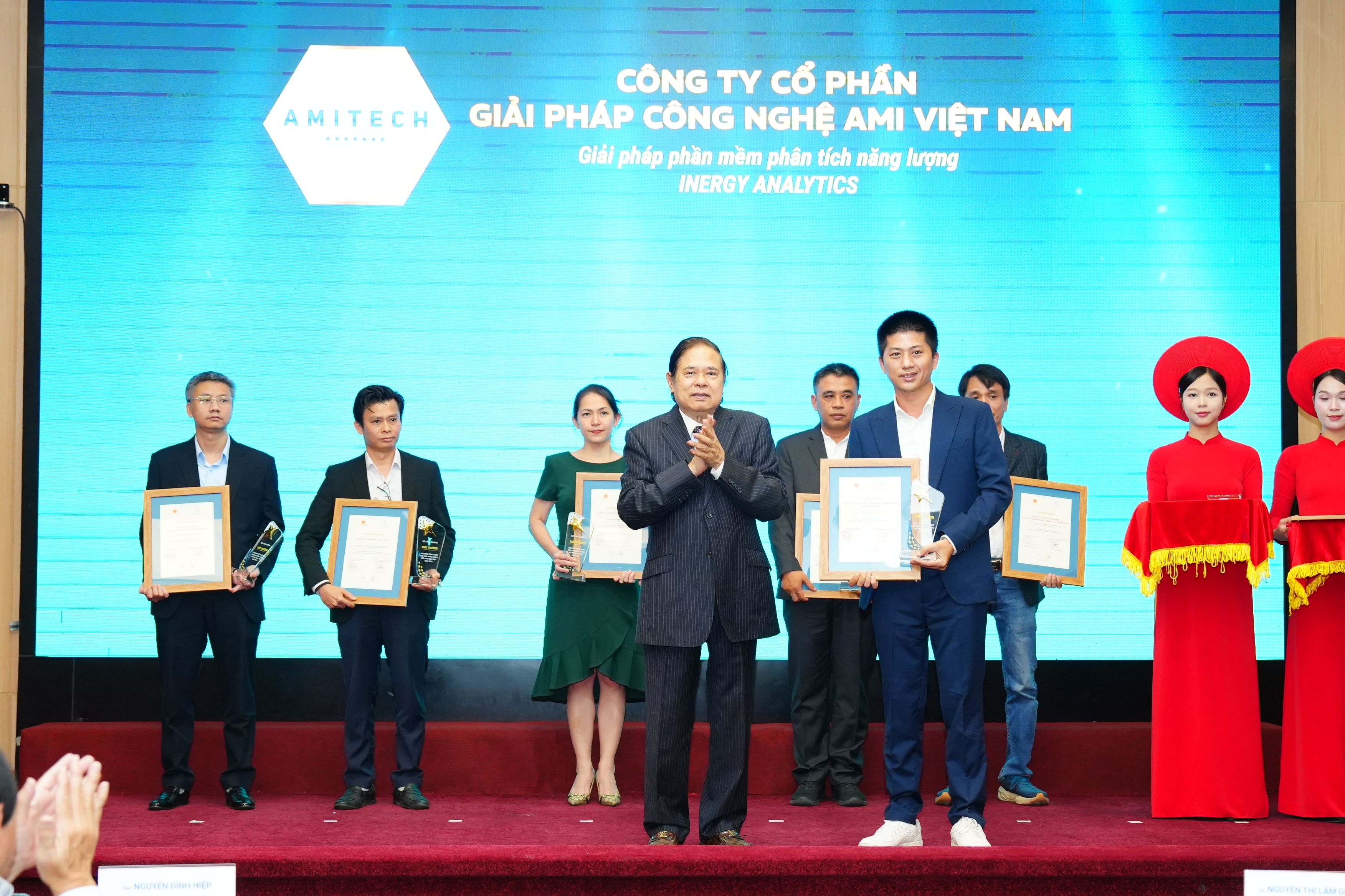 Lễ trao giải Chứng nhận: Giải pháp công nghệ hiệu quả năng lượng đổi mới sáng tạo năm 2025