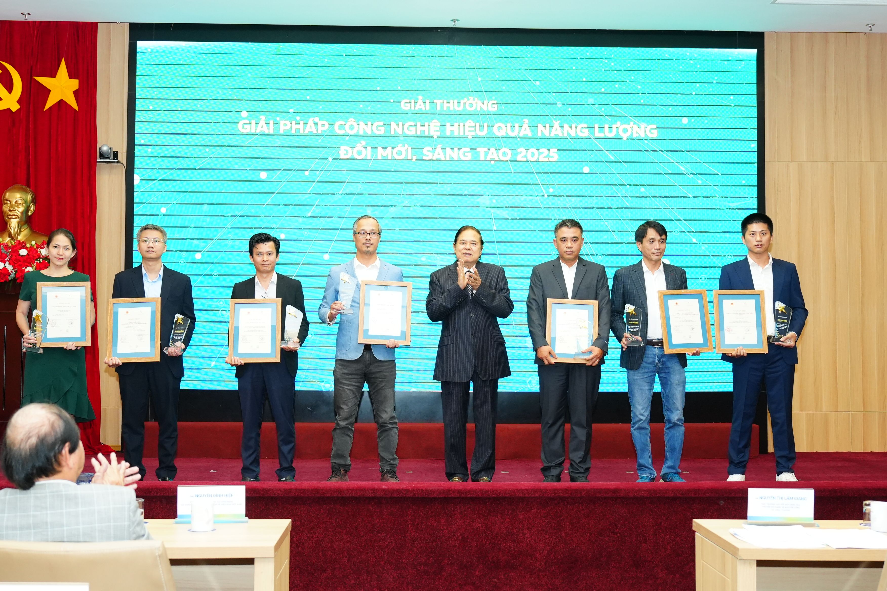 Lễ trao giải Chứng nhận: Giải pháp công nghệ hiệu quả năng lượng đổi mới sáng tạo năm 2025 - ảnh 3